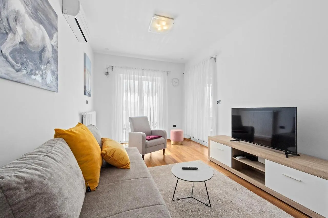 Feniks Fazana Apartman