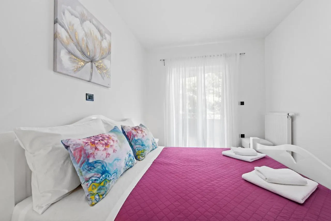 Feniks Fazana Apartman Apartment