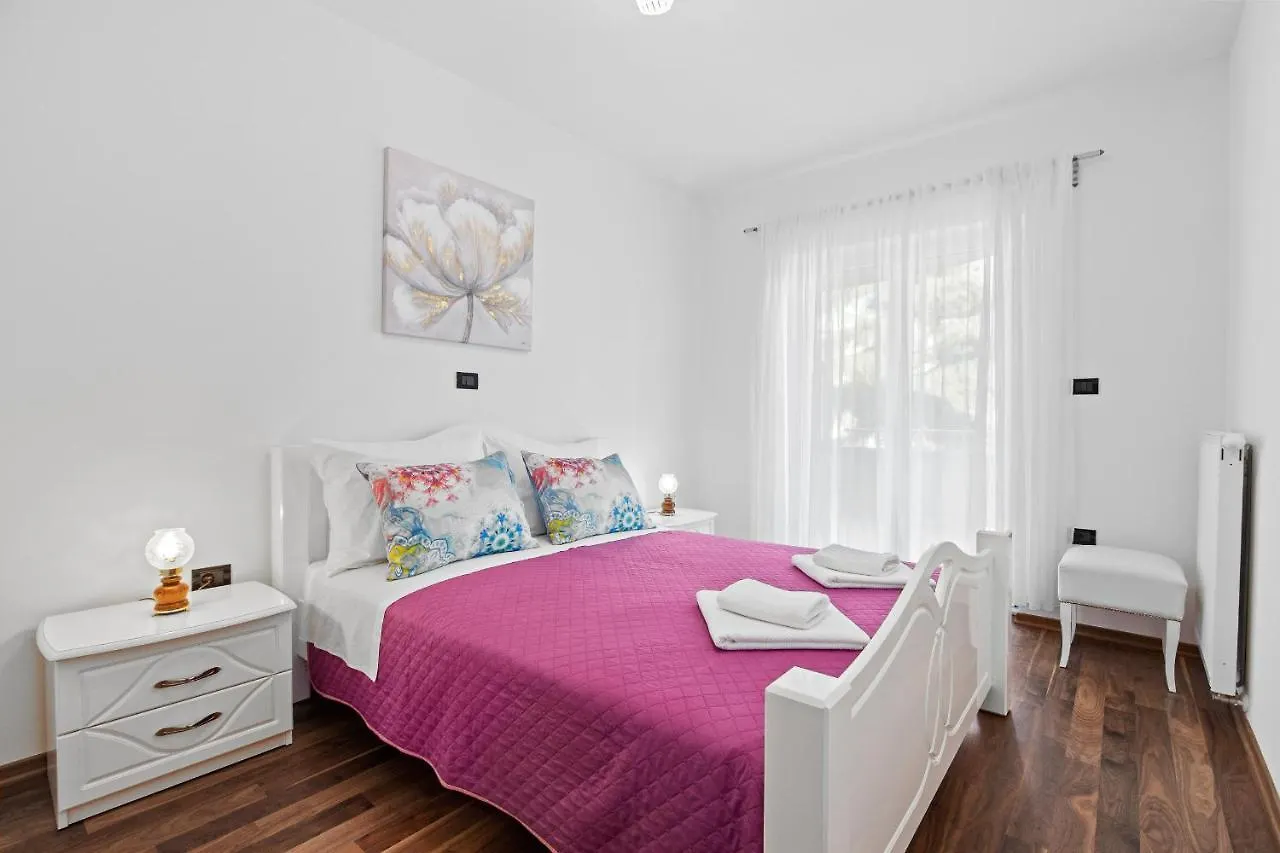 Feniks Fazana Apartman