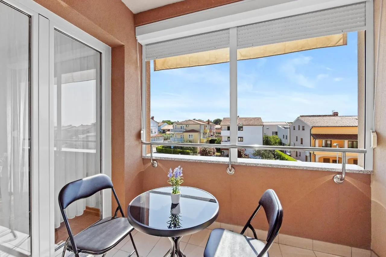 Feniks Fazana Apartman